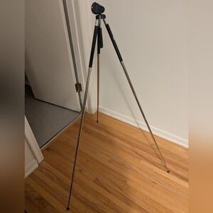 Lightweight retractable travel tripod Compact To 11" Long